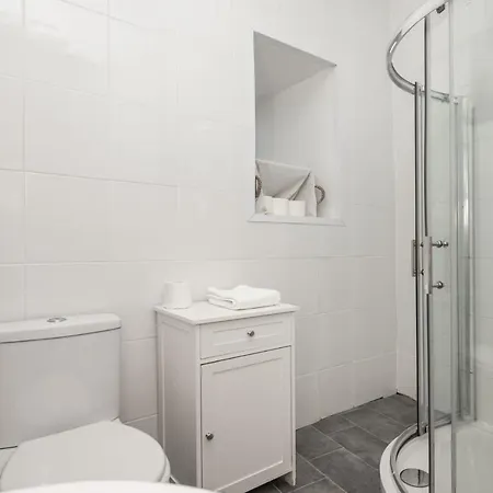 Lovely Overlooking Walls - Pass The Keys Holiday home York
