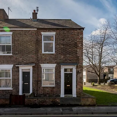 Lovely Overlooking Walls - Pass The Keys *